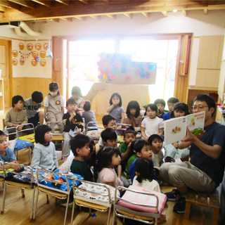 絵本や物語を大切にします。